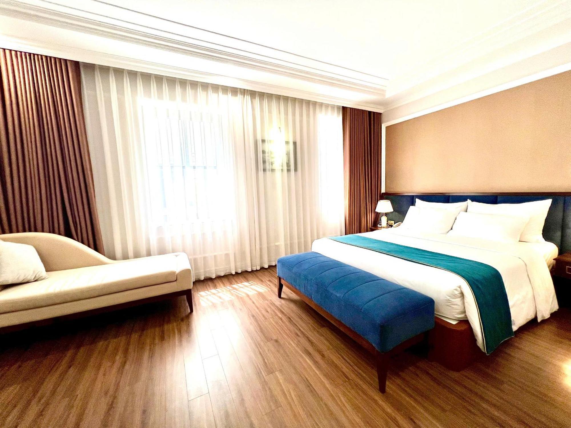 Rubyqueen Halong Hotel Ha Long Exterior photo