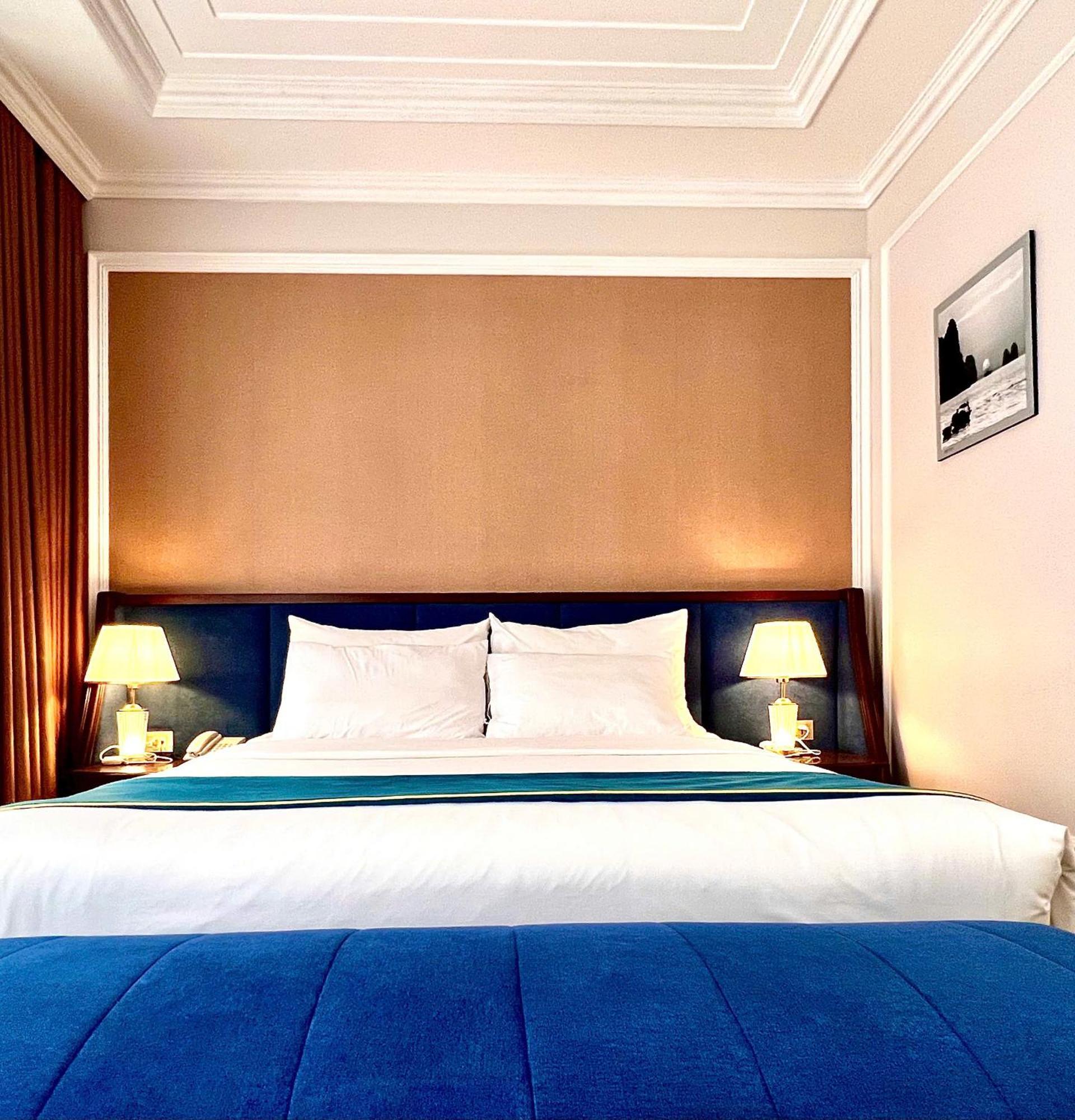 Rubyqueen Halong Hotel Ha Long Exterior photo